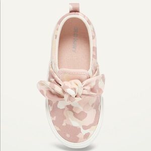 Camo-Print Bow-Tie Slip-ons for toddler